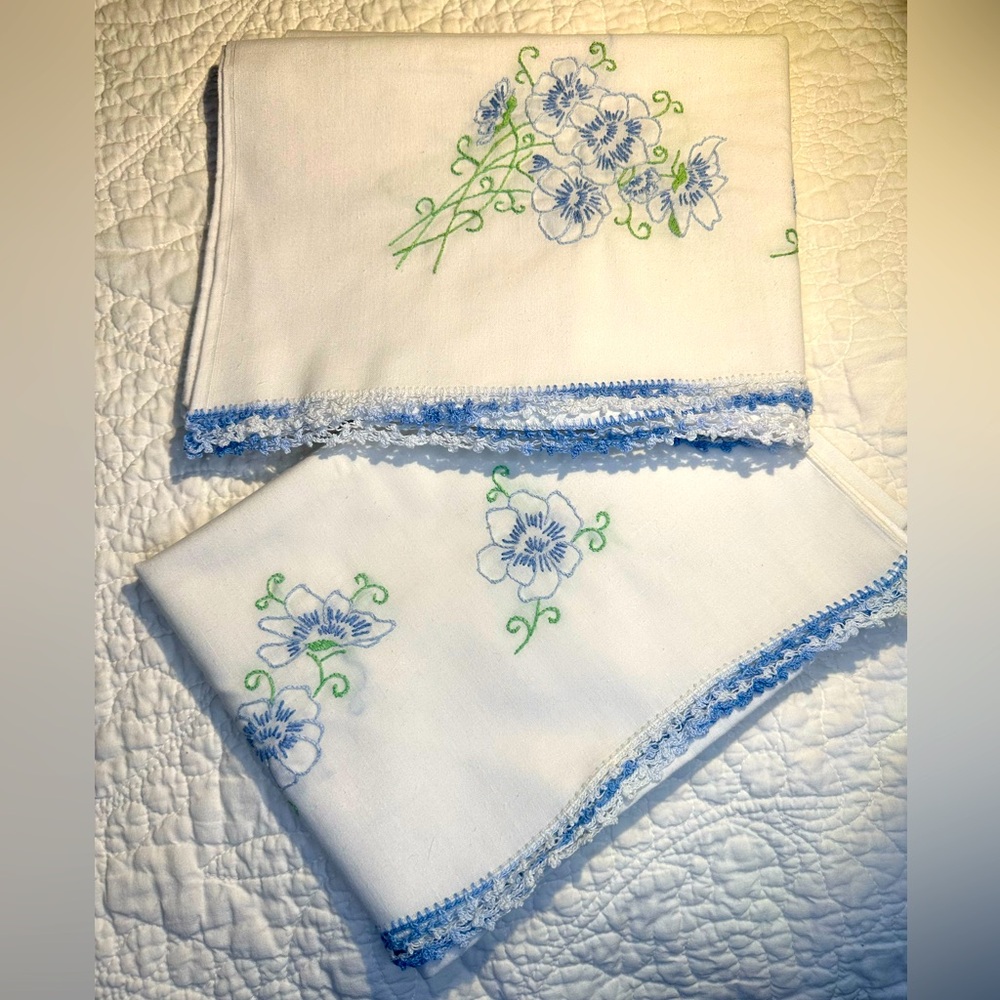 VINTAGE EMBROIDERED PILLOWCASES